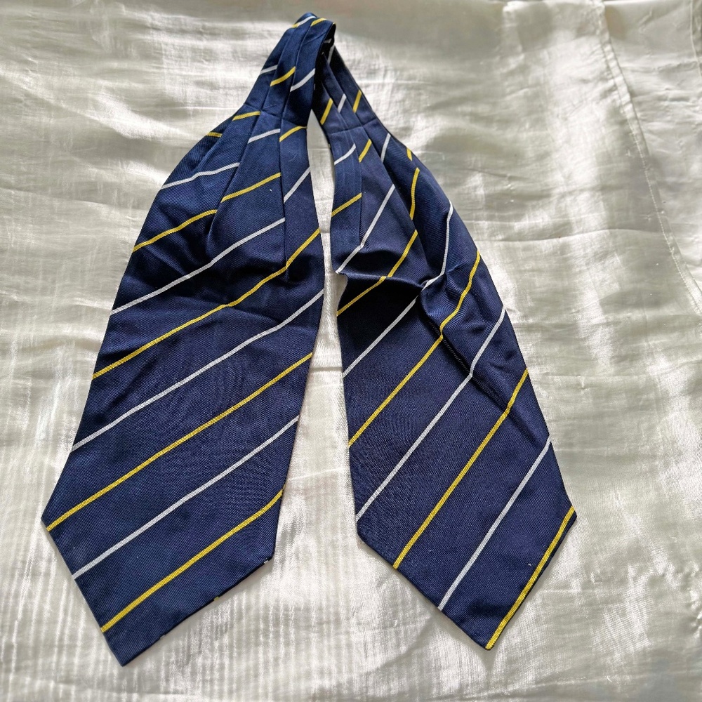 ASCOT, UNISEX, 100% SILK, PRITCHARD & SONS ENGLAND, NAVY/YELLOW/WHITE, 48 x 6 IN